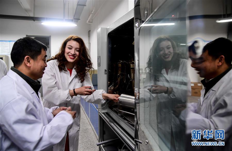 （新華全媒頭條·上合青島峰會·圖文互動）（12）遠(yuǎn)航，揚(yáng)起“上海精神”的時代風(fēng)帆——寫在上海合作組織成員國元首理事會第十八次會議即將召開之際