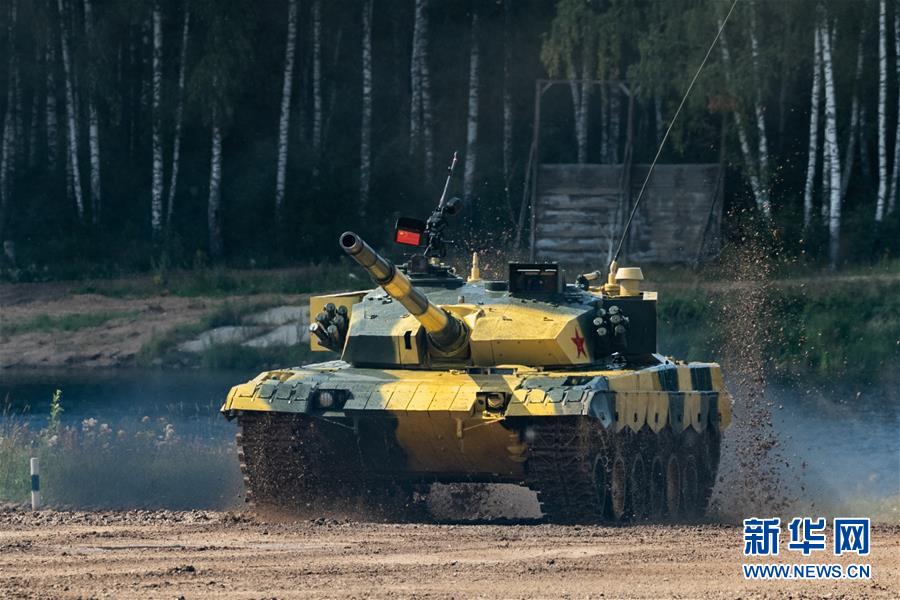 （國(guó)際）（6）中國(guó)“坦克兩項(xiàng)”參賽隊(duì)在“國(guó)際軍事比賽-2019”中首賽告捷