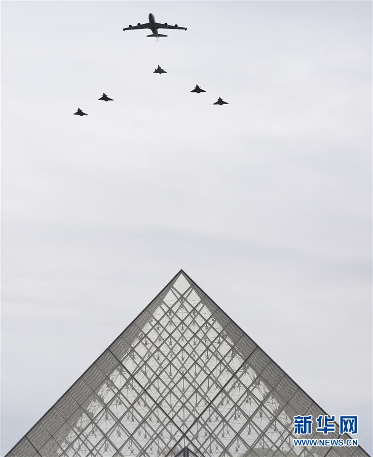 (國(guó)際)(4)法國(guó)國(guó)慶節(jié)閱兵式致敬抗疫公民