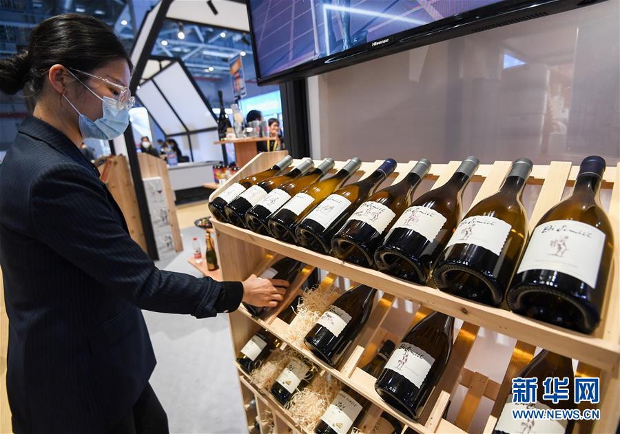 (第三屆進博會·圖文互動)(13)全球“寶藏級”美食薈萃——進博會食品及農(nóng)產(chǎn)品館遍藏世間珍饈