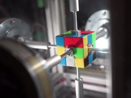 快！機(jī)器高手復(fù)原魔方 0.38秒破世界紀(jì)錄