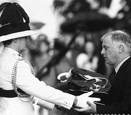 英國插手香港事務 意欲何為？