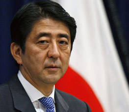 2013，安倍的“狂人日記”